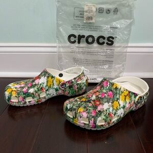 CROCS Kids Floral Garden Clogs - Green and Multicolor